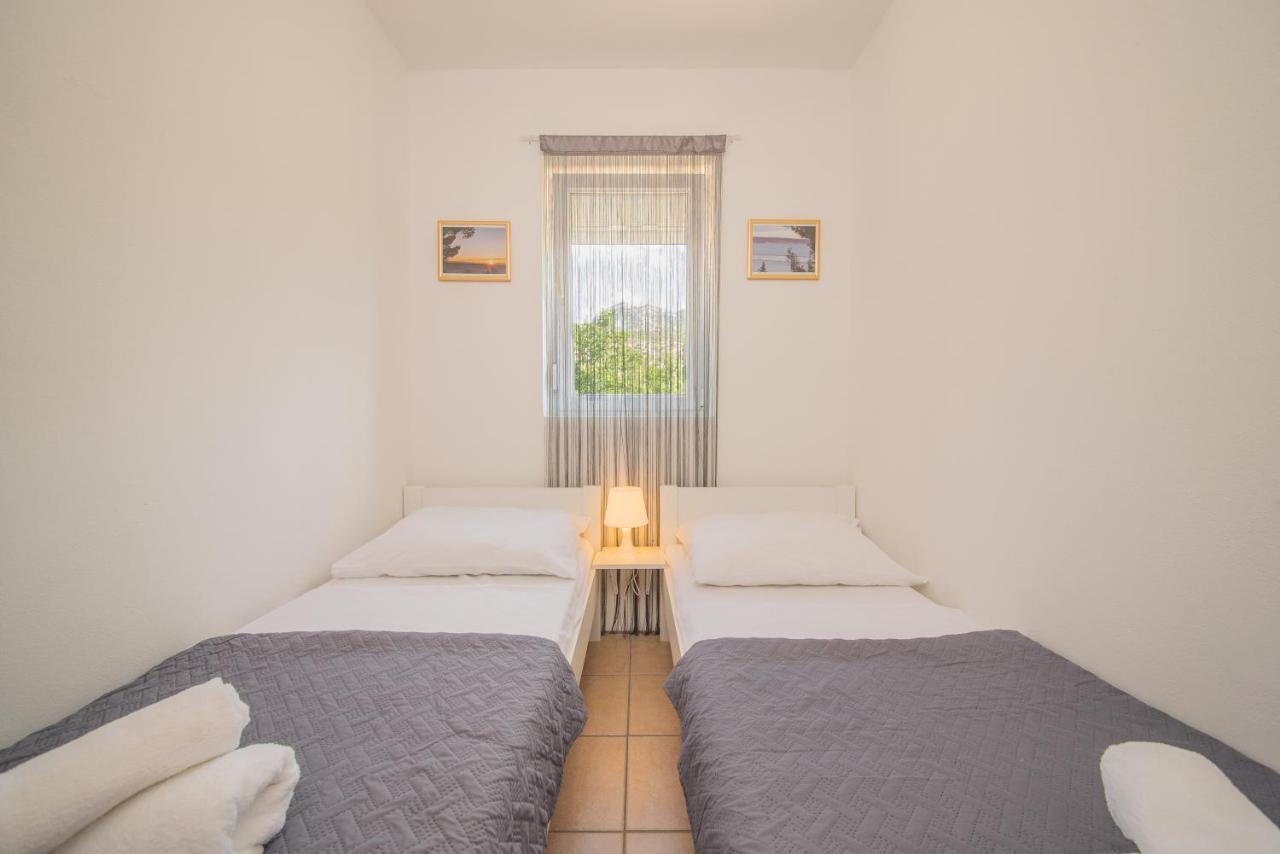 Apartmani Manita Paklenica سيلين المظهر الخارجي الصورة